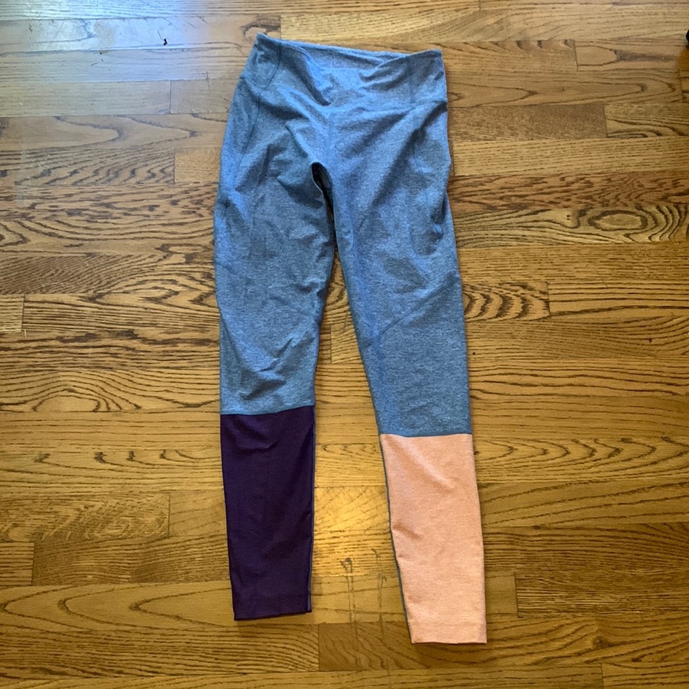 EUC Outdoor Voices Dipped Leggings
